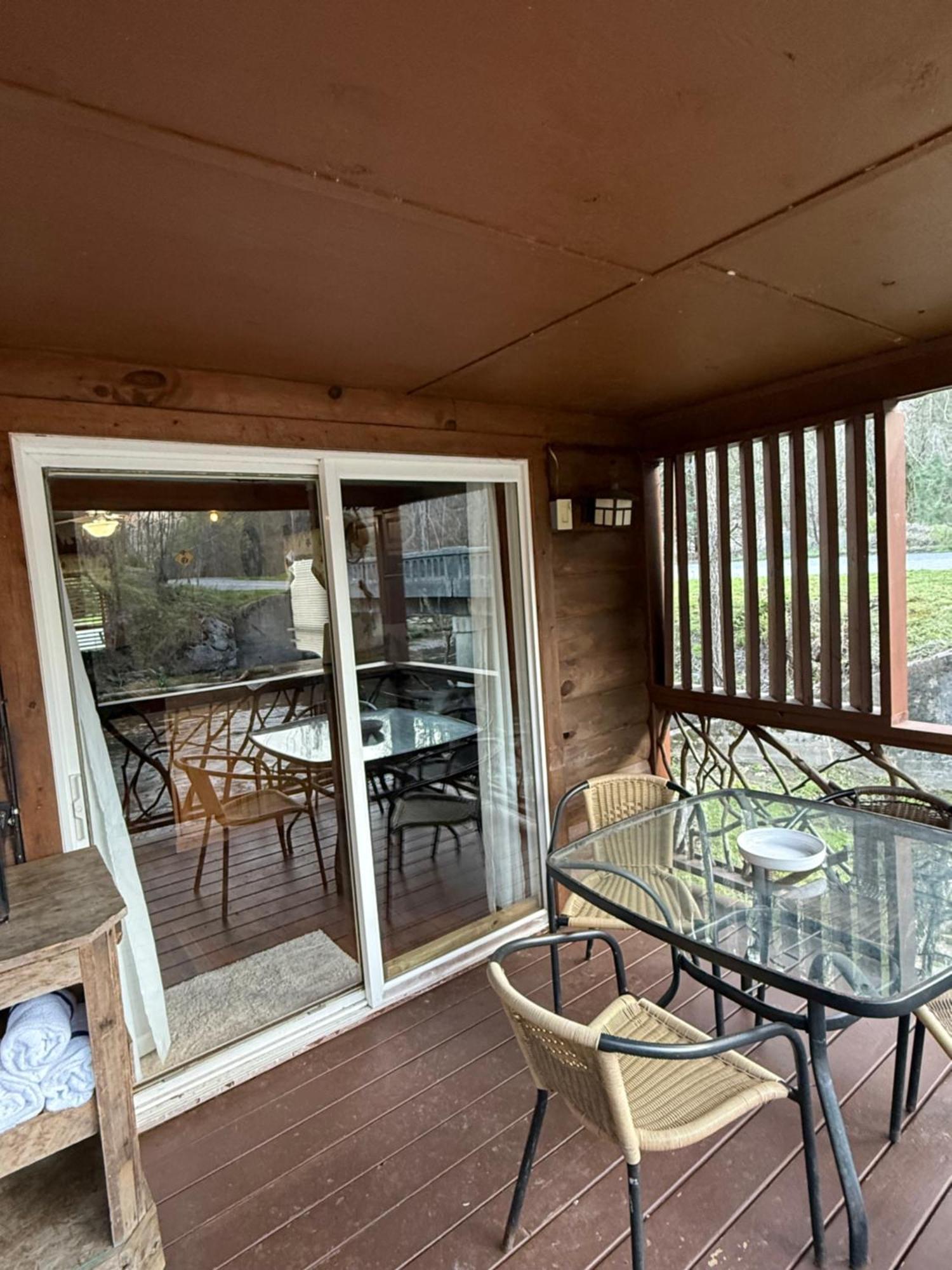 Qualla Cabins And Motel Cherokee Near Casino Whittier 外观 照片